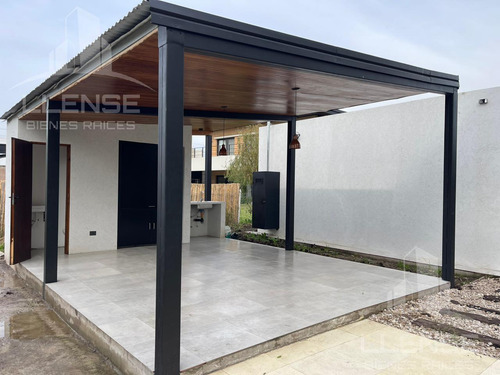 Casa 5 Ambientes En Una Planta, En Venta, Barrio Privado Las Golondrinas