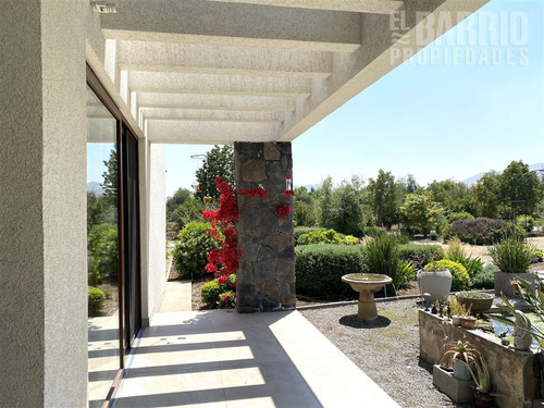 Casa En Venta De 4 Dorm. En Colina