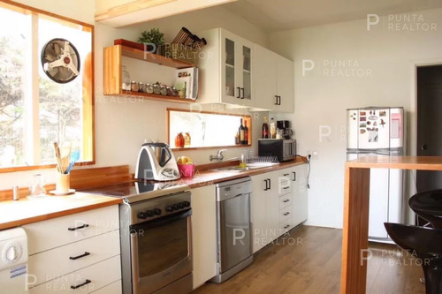 Casa En Venta En Playa Mansa, Punta Del Este, Uruguay