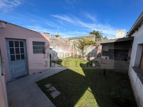 Casa 3 Dormitorios Con Escritorio En Venta - Calle Rodriguez Peña E/ Guido Y Güemes - General Belgrano. A 1 Cuadra Del Céntro De La Ciudad.