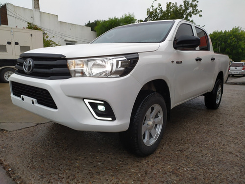 Toyota Hilux 2.7 Cd Srv Vvti 4x4 - A3