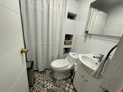 Linda Casa En Venta De 4 Dorm. En Curicó