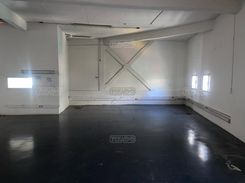 Edificio En Block En Balvanera, Capital Federal. Impecable. Habilitado Para Venta Mayorista Y Droguería. Ideal Sistema De Salud Y Alimentación