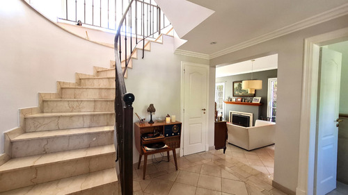 Dueño Vende! Gran Oportunidad Por Viaje. Casa Tasada En Usd450k! - Magnífica Propiedad Cerca De Todo En Barrio Privado De General Pacheco, Tigre/nordelta. Opción Alquiler - Intermediarios Abstenerse.