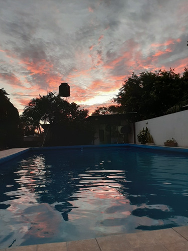 Imagen 2 de 18 de Alquiler De Casa Por Dia Con Piscina Y Quincho (uso Exclusivo). Ubicada En La Ciudad De Las Cataratas Del Iguazú, Puerto Iguazú, Misiones. Zona Céntrica