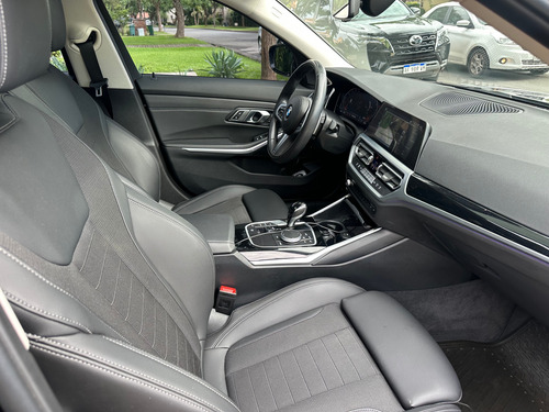 BMW Serie 3 3.0 330i Sedan Sport Line 252cv