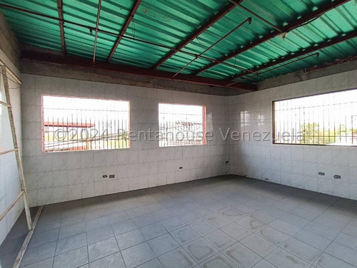 Yonny Silva Rentahouse Vende Excelente Edificio En Valle Arriba Guatire Rcys 24-23134