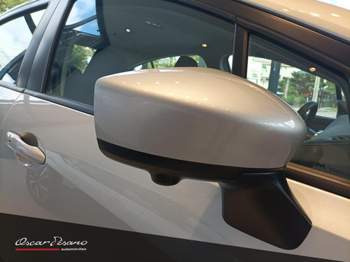 Nissan Versa Advance Automatico
