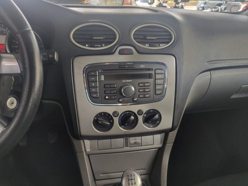 Ford Focus Focus 1.6 GL 16V FLEX 4P MANUAL