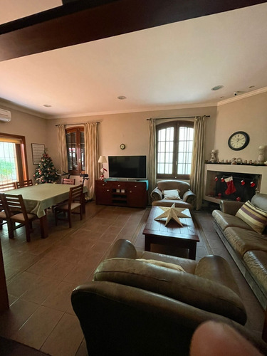 Imagen 6 de 13 de Vendo Casa En Punta Carretas, 4 Dormitorios, 3 Baños, Garaje X3