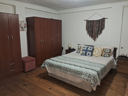 Venta Casa En Gran Terreno Ubicada En Macul. $280.000.000.-