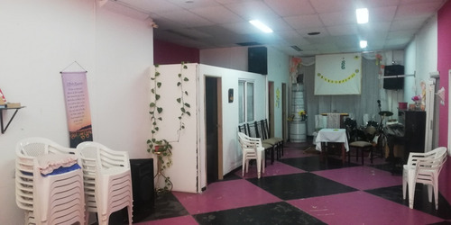Imagen 10 de 19 de Local Comercial Y Gran Salón En Primer Piso Con Vestuarios