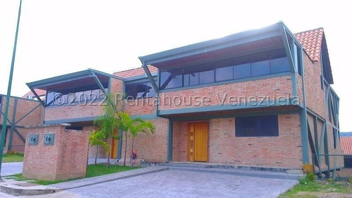 Townhouse En Venta El Hatillo 23-27122