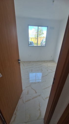 Aluga-se Apartamento Com 2 Quartos E 1 Vaga De Garagem