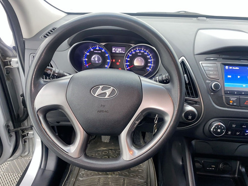 Imagen 16 de 25 de Hyundai Tucson Ix35 Gl 2.0 Mecanico