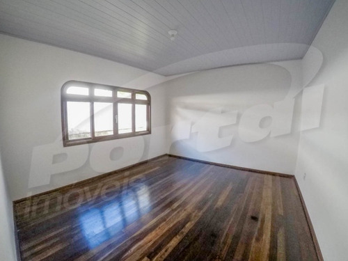 Casa Com 126,72 M² De Área Construída, Contendo 3 Dormitórios, Sala De Estar E Jantar, Banheiro Social, Cozinha, Área De Serviço, Deposito, Varanda E 1 Vaga De Garagem.terreno Escriturado, Contendo Á