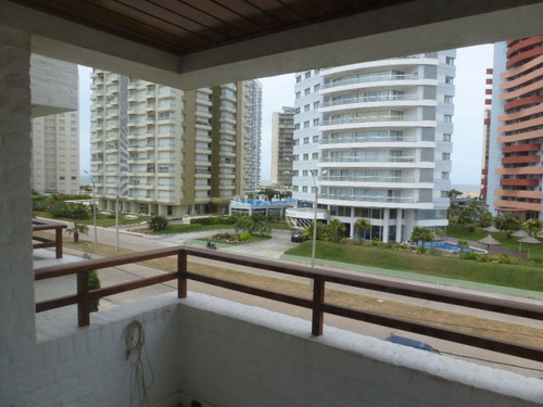 Imagen 2 de 17 de Apartamento En Brava, 1 Dormitorios *