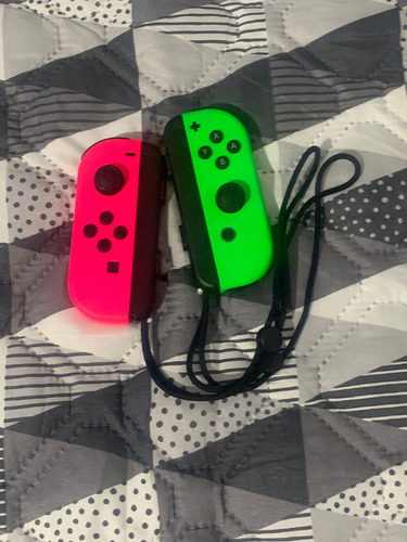 Joy Cons Nintendo Switch + Juegos (Usado)
