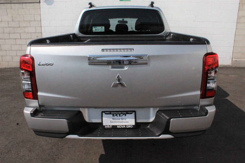 Imagen 4 de 15 de Mitsubishi L200 2021 4p Glx Doble Cabina 4x2 Gasolina