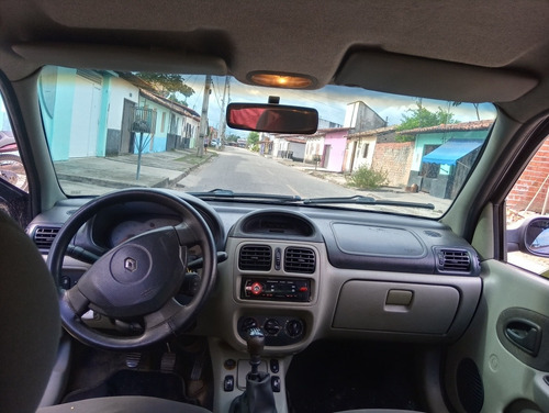 Renault Clio Sedan 2004 1.0 16v Expression 4p