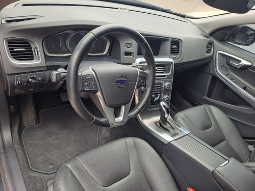 Imagen 7 de 10 de Volvo S60 2.0 T6 High Luxury