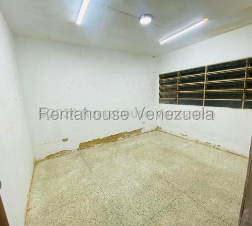 Alquiler De Casa Comercial \ Los Palos Grandes Mg 5-14860