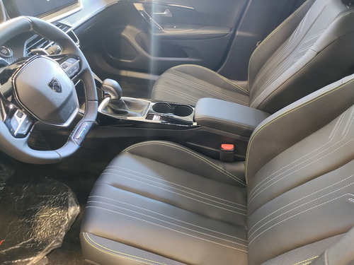 Peugeot 2008 1.0T Gt