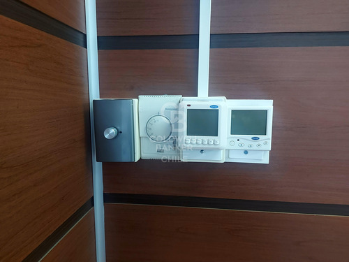 Oficina Ubicada En Edificio Mistral, Las Condes