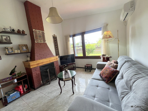 Alquiler De Hermosa Y Sólida Casa En Balneario La Coronilla, Excelente Ubicación A 3 Cuadras Del Mar, 2 Dormitorios, 2 Baños, Amplio F¡jardín Y Terreno