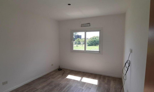 Imagen 16 de 17 de Oportunidad!!! Casa En El Canton Norte Con Vista Al Agua.