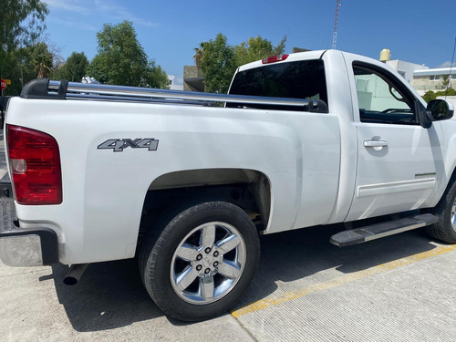GMC Sierra 5.3 Cabina Regular Sle 4x4 Mt