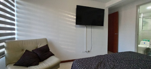 Imagen 4 de 14 de Apartamento En Venta. Medellín, Loma De Los Bernal.