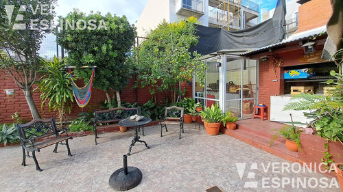 Casa En Venta En Villa Luzuriaga, 5 Ambientes