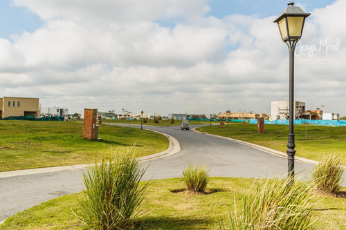 Lote Laguna #200-300 - San Sebastian - Area 5 - 1045m2 #id 1052