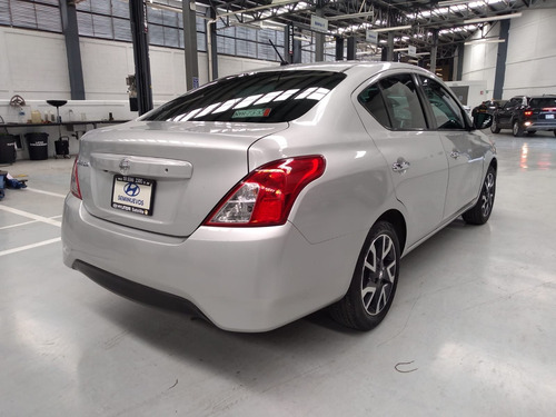 Imagen 7 de 15 de Nissan Versa 2017 1.6 Exclusive Navi At