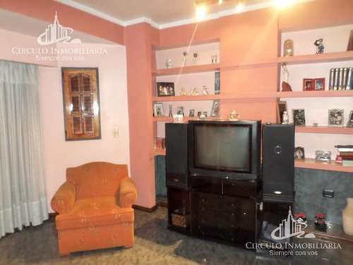 Imagen 6 de 14 de Casa Con Local En Venta