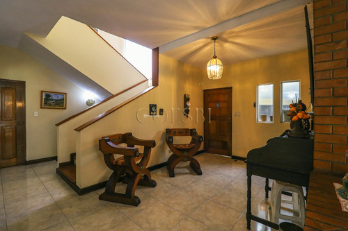 Imagen 10 de 14 de En Venta Casa De 4 Habs. Dentro De Residencial En San Cristóbal, Guatemala