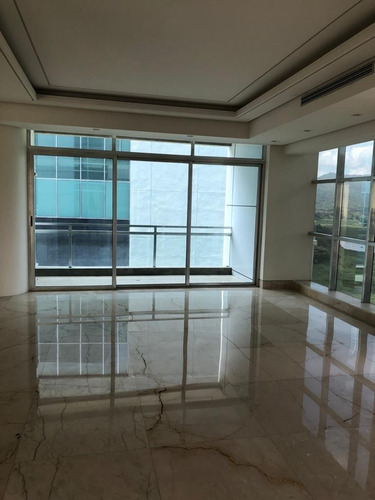 Imagen 22 de 29 de Fernando Perez Vende Penthouse A Estrenar En Terrazas Del Country Res Sibaris, Guataparo Valencia