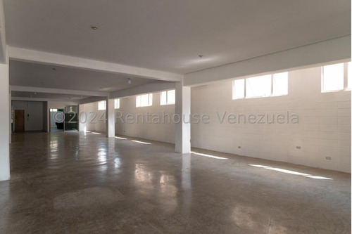 Venta De Edificio Galpon En La Trinidad Caracas Kp 24-17255