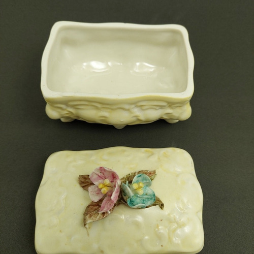 Caixa De Porcelana Porta Jóias Decorada Com Flores Azul (Usado)