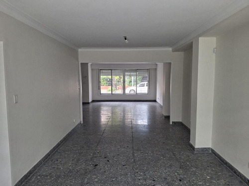 Casa De 6 Ambientes En Alquiler La Lucila
