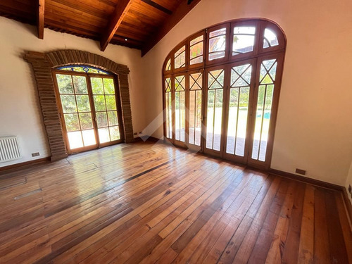 Casa En Venta De 4 Dorm. En Colina