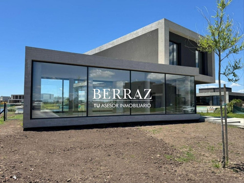 Casa Venta 5 Ambientes A La Laguna En Barrio Santa Ana Villanueva Lote 633 M2
