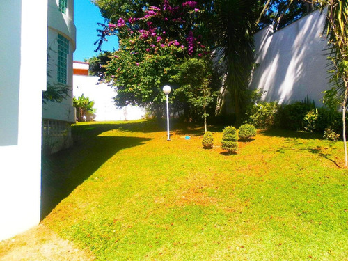 Imagem 2 de 23 de Casa Com Muita Área Verde Na Chacara Monte Alegre - Reo6036