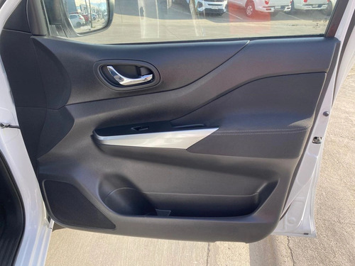 Nissan Navara Navara DC 4x2 2.3TDI XE