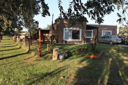 Casa En Venta 4 Amb. En Barrio Club De Campo El Candil