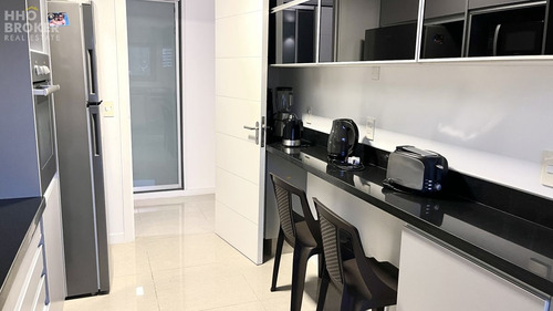 Venta De Apartamento Esquinero, Torre One I, Roosevelt, Punta Del Este.