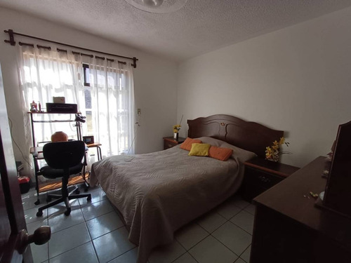 Casa Sola Con Amplio Jardín, Rápida Salida A Cdmx