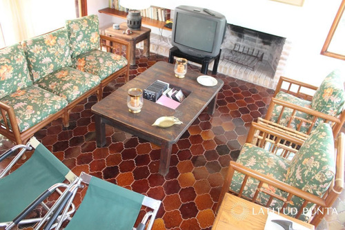Imagen 4 de 17 de Casa En Pinares, 2 Dormitorios Más Casa De Huéspedes