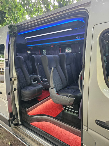 Aluguel De Vans E Ônibus Com Condutores